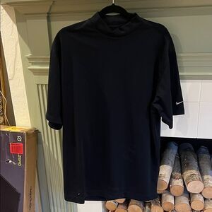 Nike Golf Men's Classic Black Tee